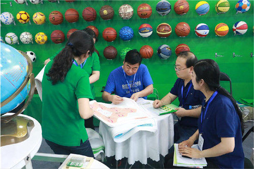 祝賀雨林參展4月教育“兩會(huì)”圓滿成功