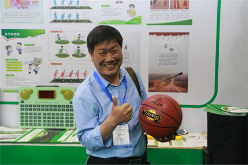 祝賀雨林參展4月教育“兩會(huì)”圓滿成功